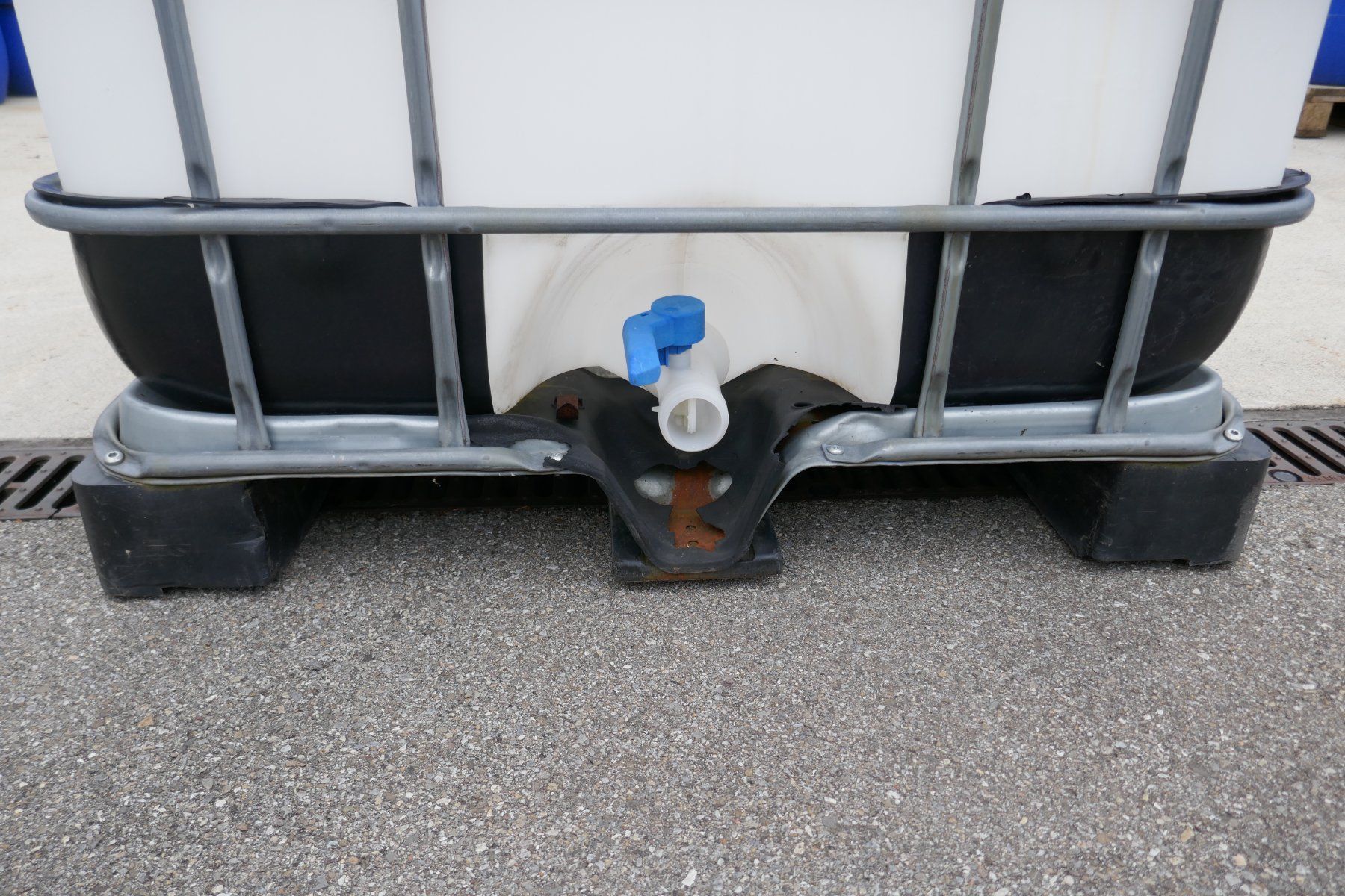 Abbeveratoi e trogoli: IBC Tank, Wassertank, 1000 Liter – Usato da Port venduto da uzuku 1