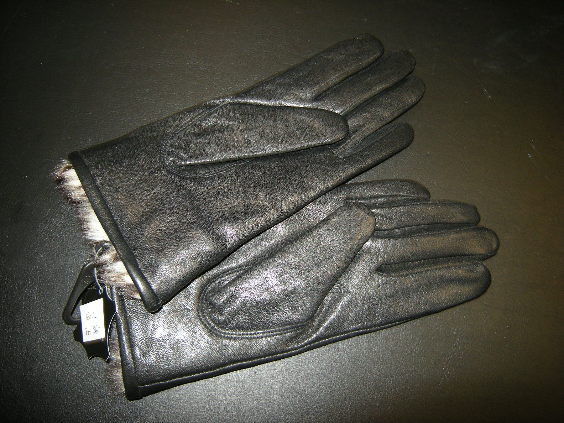 Guanti & manicotti: Echt Glatt Leder Handschuhe Gr. M schwarz – Nuovo e nell'imballaggio originale da Holziken venduto da Rupe 1