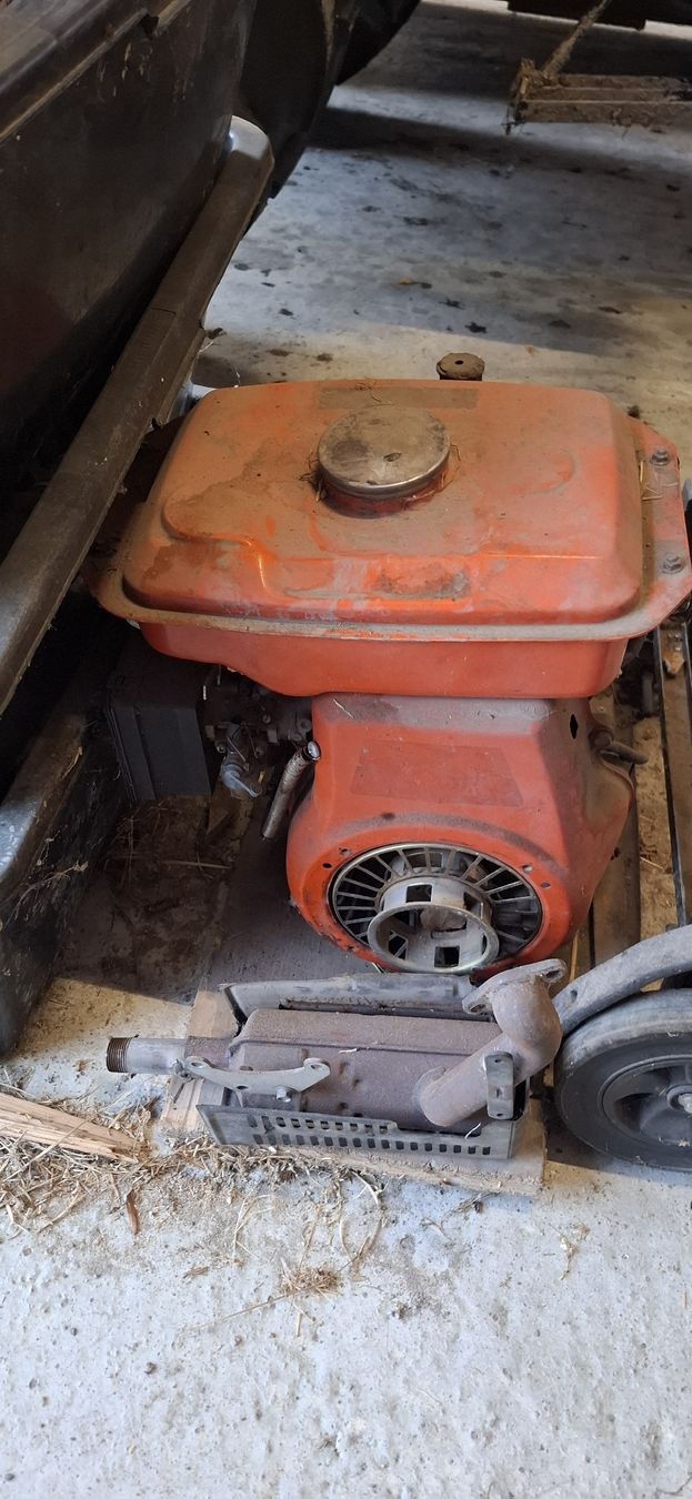 Motoren: Benzin Motor mit Fliehkraftkupplung – Gebraucht aus Unterägeri von ite_x2gr
