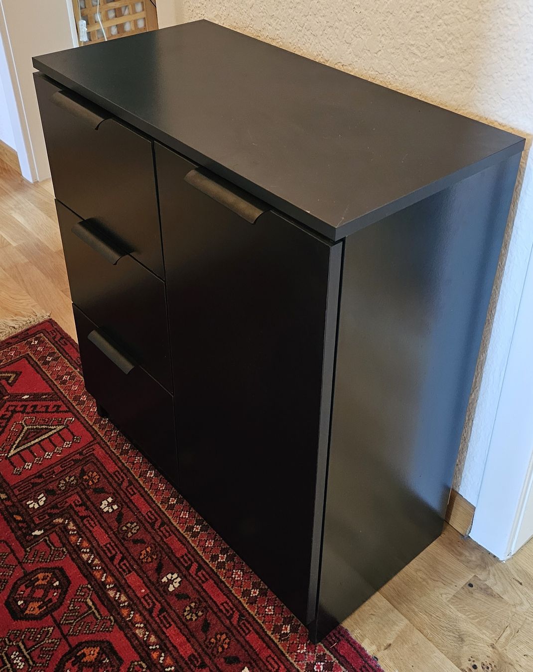 Cassettiere: Kommode schwarz mit 3 Schubladen und 1 Tuer – Nuovo (secondo la descrizione) da Zürich venduto da prontoxxx