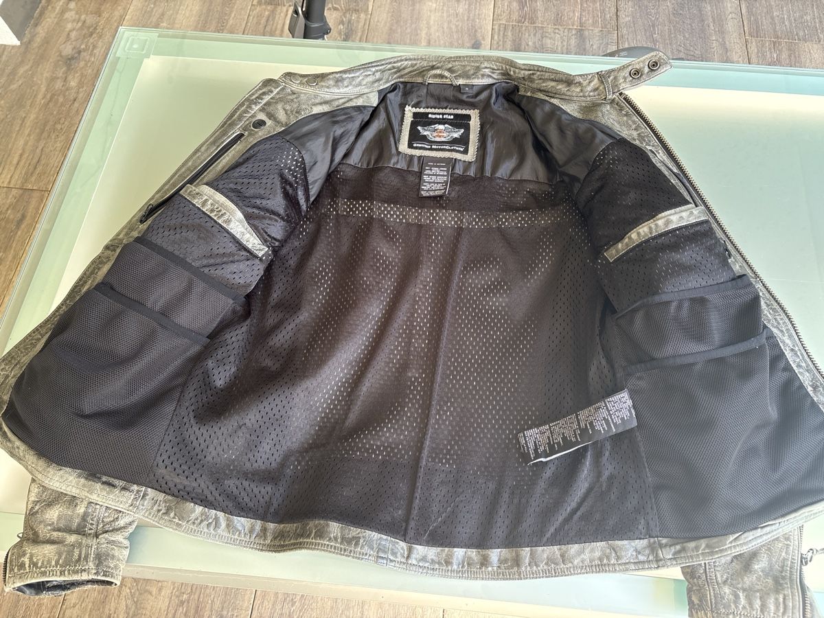 Harley-Davidson Giacche: Robuste Lederjacke von Riding Gear - Harley Davidson, Gr. M – Usato da Steinhausen venduto da Tommaso2 2