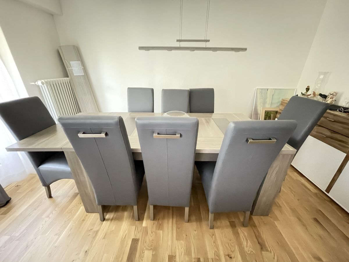 Conforama Set di tavolo e panche: Esstisch mit 8 Stühlen Holzoptik – Usato da Esslingen venduto da Susari 1