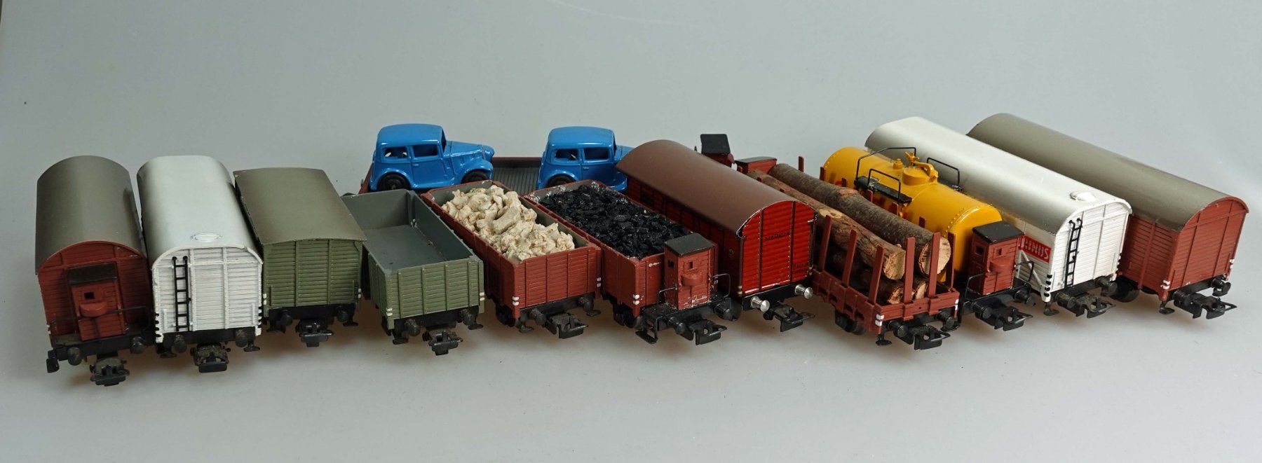 Märklin Modellini di ferrovie: Märklin Güterwagen – Usato da Niederglatt ZH venduto da bego8172 4