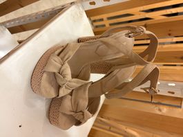 Diverse neuwertige Markenschuhe – Grösse 37