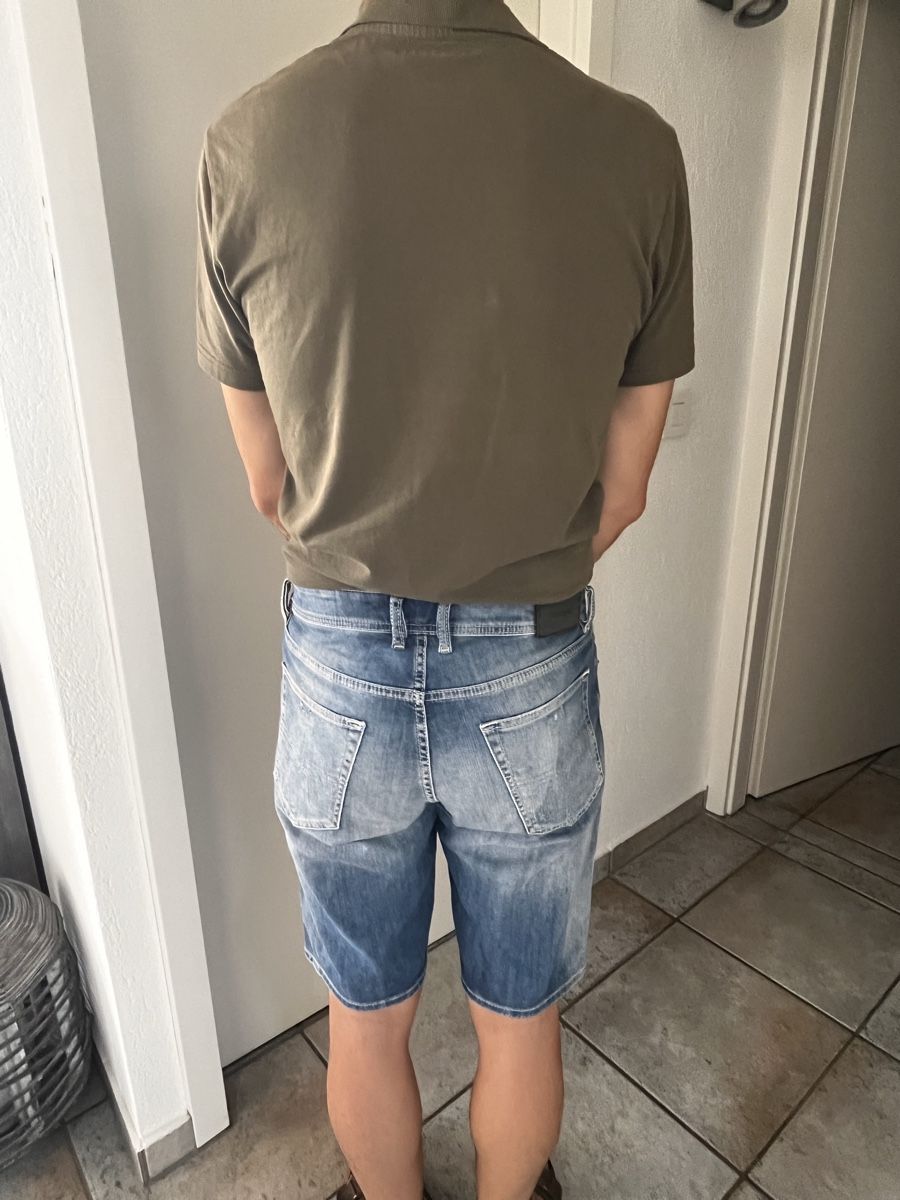Diesel Jeans: Diesel Jeans-Shorts Gr. 28 – Nuovo (secondo la descrizione) da Boniswil venduto da Favalese0 2