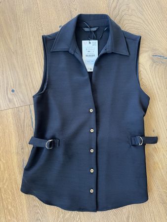 NEU Zara Weste/ Gilet Top Gr. S m. Gürtel in schwarz 