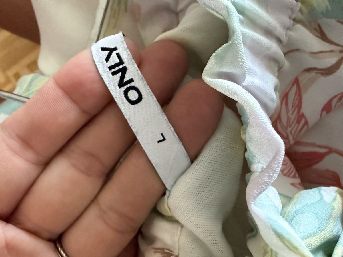 Only Hosen: Short imprimé fleuri, léger  – Neu (gemäss Beschreibung) aus Le Noirmont von Fanny_ 5