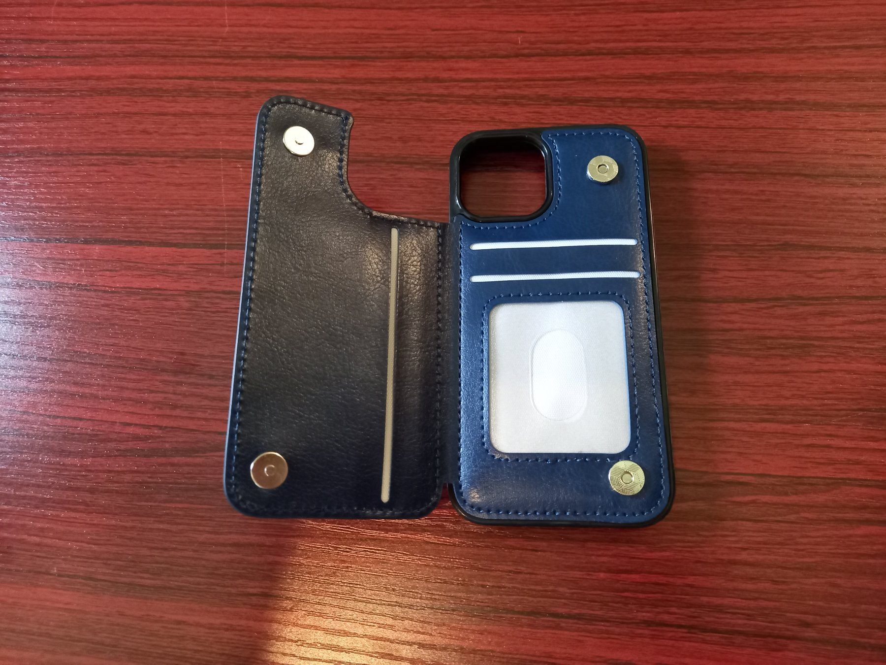 Apple Cover & Protezioni schermo: Brieftasche Leder mit Retro Klappe für Iphone 16 – Nuovo e nell'imballaggio originale da Lausanne venduto da KUNKI-DESTOCK