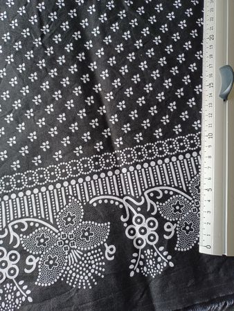 Baumwoll-Stoff 1,40x1,70m, schwarz gemustert