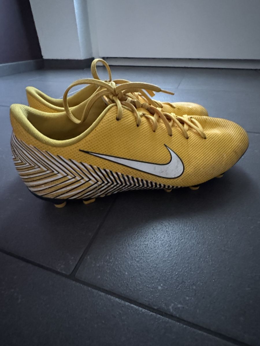 Scarpe da uomo: Nike Nockenschuhe, Grösse 38.5 – Usato da Roggwil BE venduto da HoCoRo