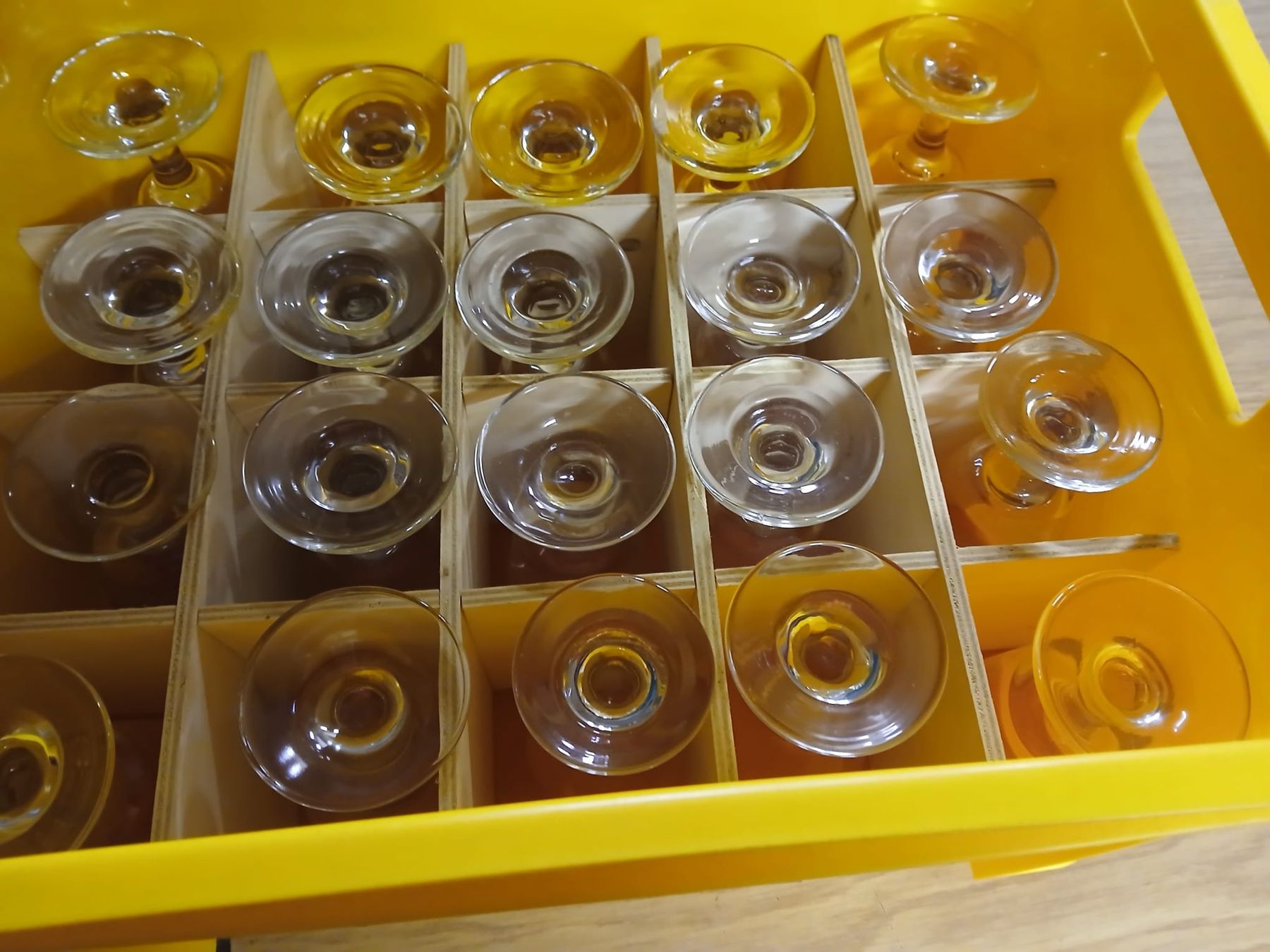 Bicchieri: Box mit 20 Kaffee Gläser. – Usato da Obfelden venduto da Alf2005
