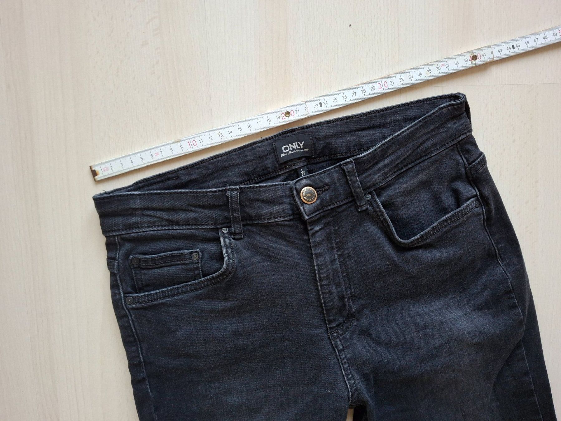 Jeans: Schwarze ONLY Jeans Gr. L Onlyblush mid ank raw – Gebraucht aus Walterswil SO von Mama_noel 3