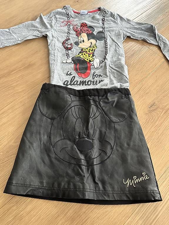 Lotti & Set di vestiti: Set Jupe und Pullover Minnie Mouse 128 – Usato da Buchrain venduto da eule2109 1