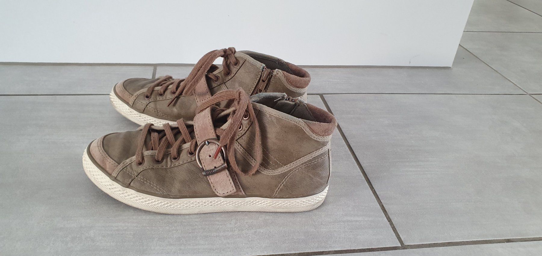 Esprit Damenschuhe: Sneakers Esprit, Gr. 37 ab CHF 1.00 – Gebraucht aus Wallenwil von Rainbow45 1