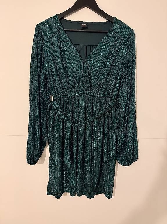 Kleider: Robe courte Zebra vert émeraude – Gebraucht aus Biel/Bienne von Cli 1