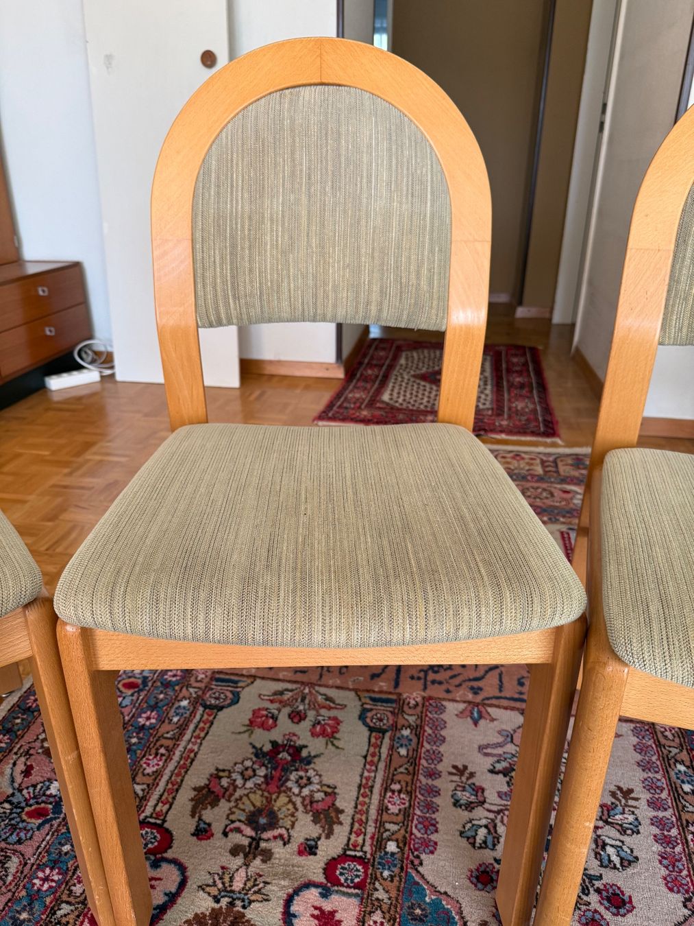 Stühle: 5 Stühle Holz hell Stoffbezug – Gebraucht aus Schlieren von rom_7z6m 2