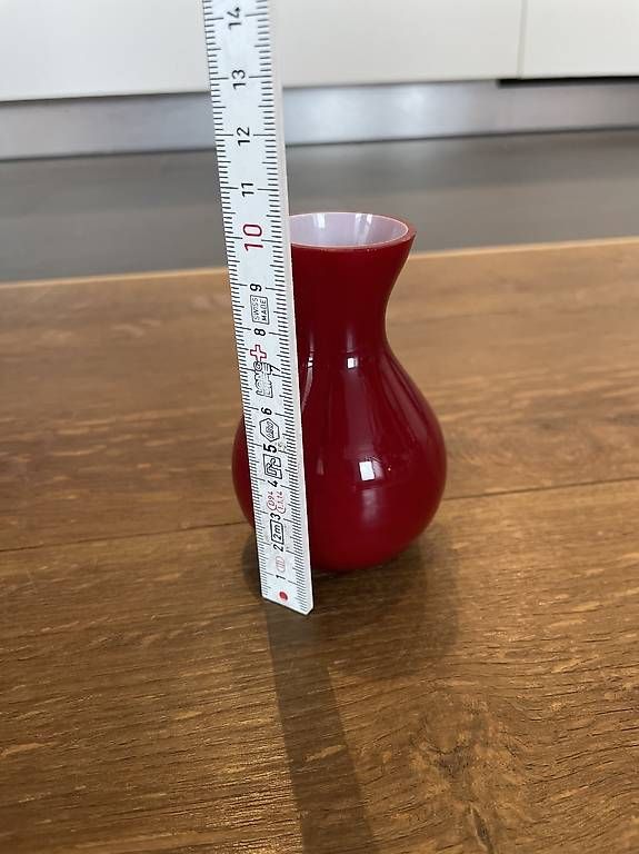 Vase & Récipients: Blumenvasen rot – D'occasion à Ruswil par syb_sns9 3