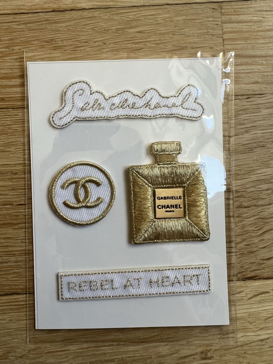 Autocollants: Chanel stickers  – Neuf avec emballage d'origine à Zollikon par jud_cmm9