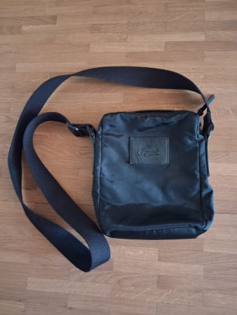 Lacoste umhängetasche