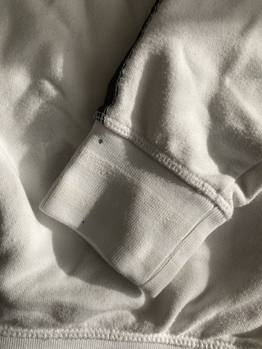 Champion Pullover & Sweatshirts: Champion - Sweat blanc taille M / 14ans – Gebraucht aus Zürich von sushitwiceaweek 2