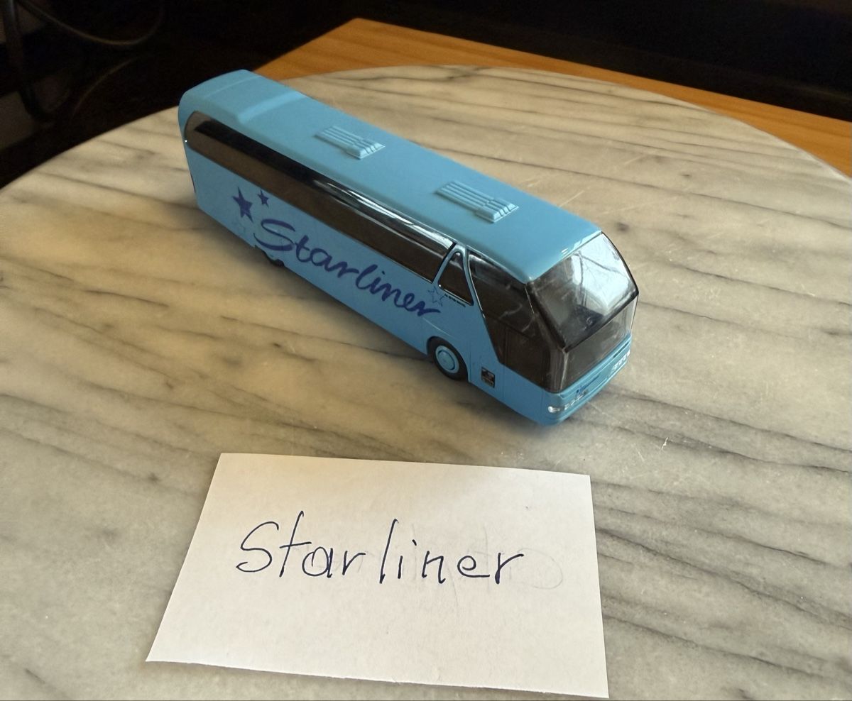 Rietze Kit di modellismo & Modellini statici: Autobus Neoplan Starliner – Nuovo (secondo la descrizione) da Charmey (Gruyère) venduto da Schimmelblau 1