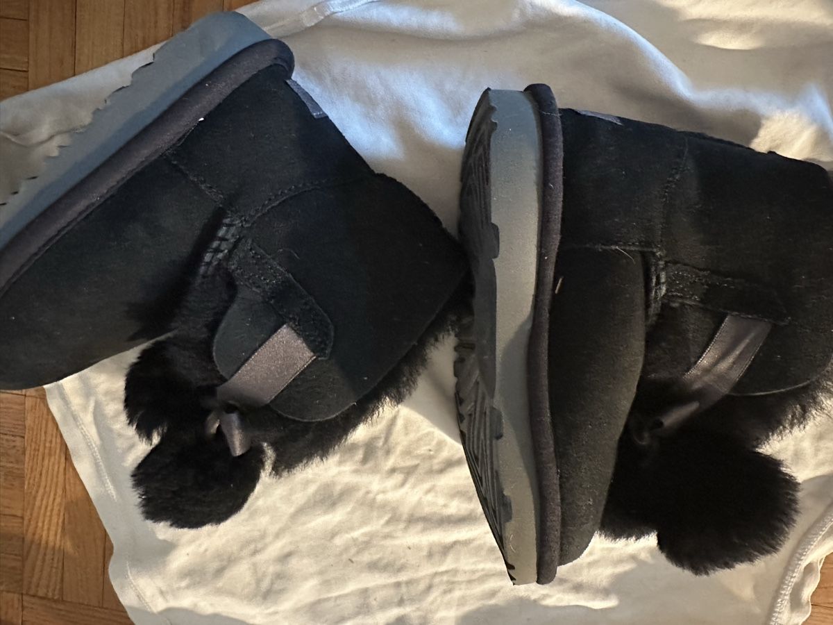 Ugg Scarpe per ragazzi: ugg kinder boots gr 26 – Usato da Uster venduto da bek_v2ct 5