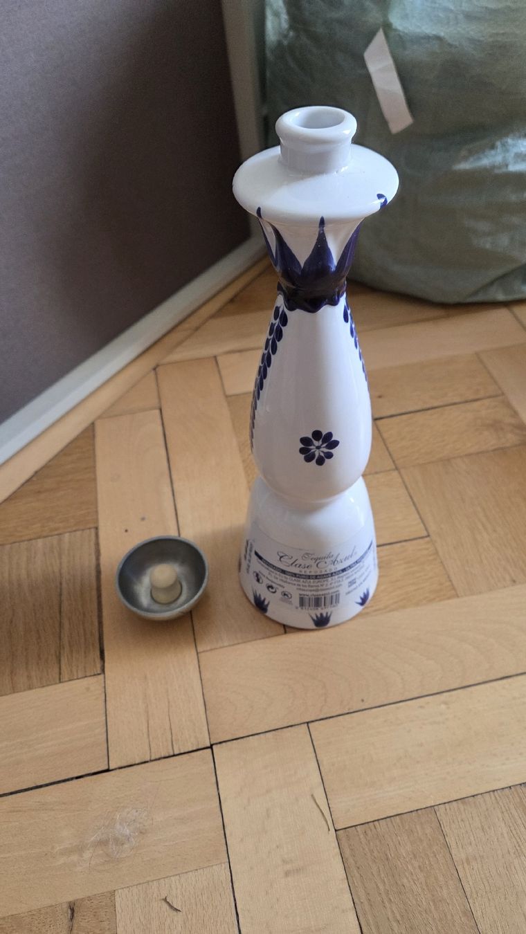 Autres vaisselles & verres: Bouteille vide Tequila Azul 500 ml – D'occasion à Genève par narabda 2