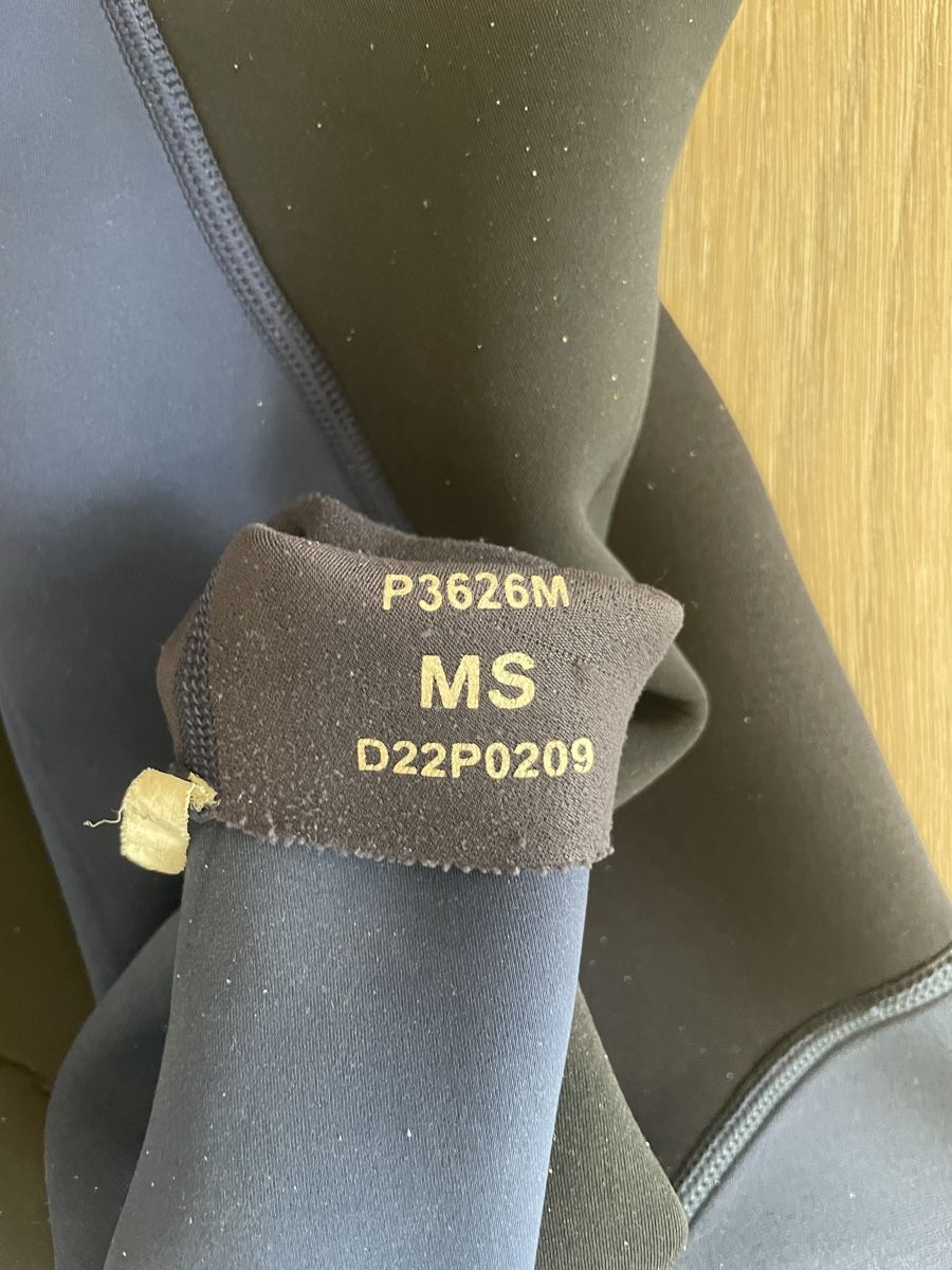 Peak Performance Completi: Surfanzug von Peak – Usato da Domat/Ems venduto da Hoschi13 3