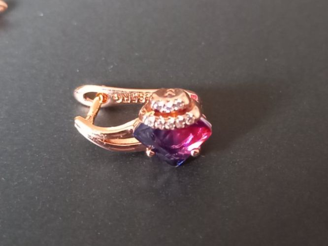 Boucles d'oreille: Vergoldet Ohrringe, mit Klappverschluss – D'occasion à St-Prex par big_c6bb 1