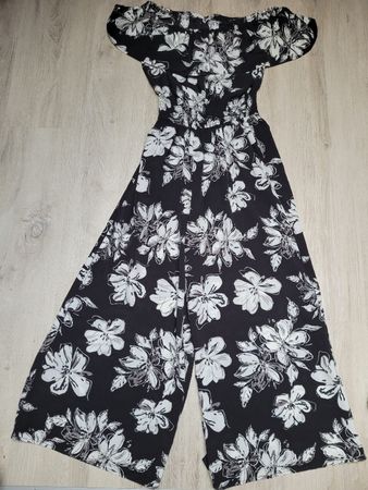 Amisu Schöner Sommer Jumpsuit mit Blumenmuster, Grösse S!