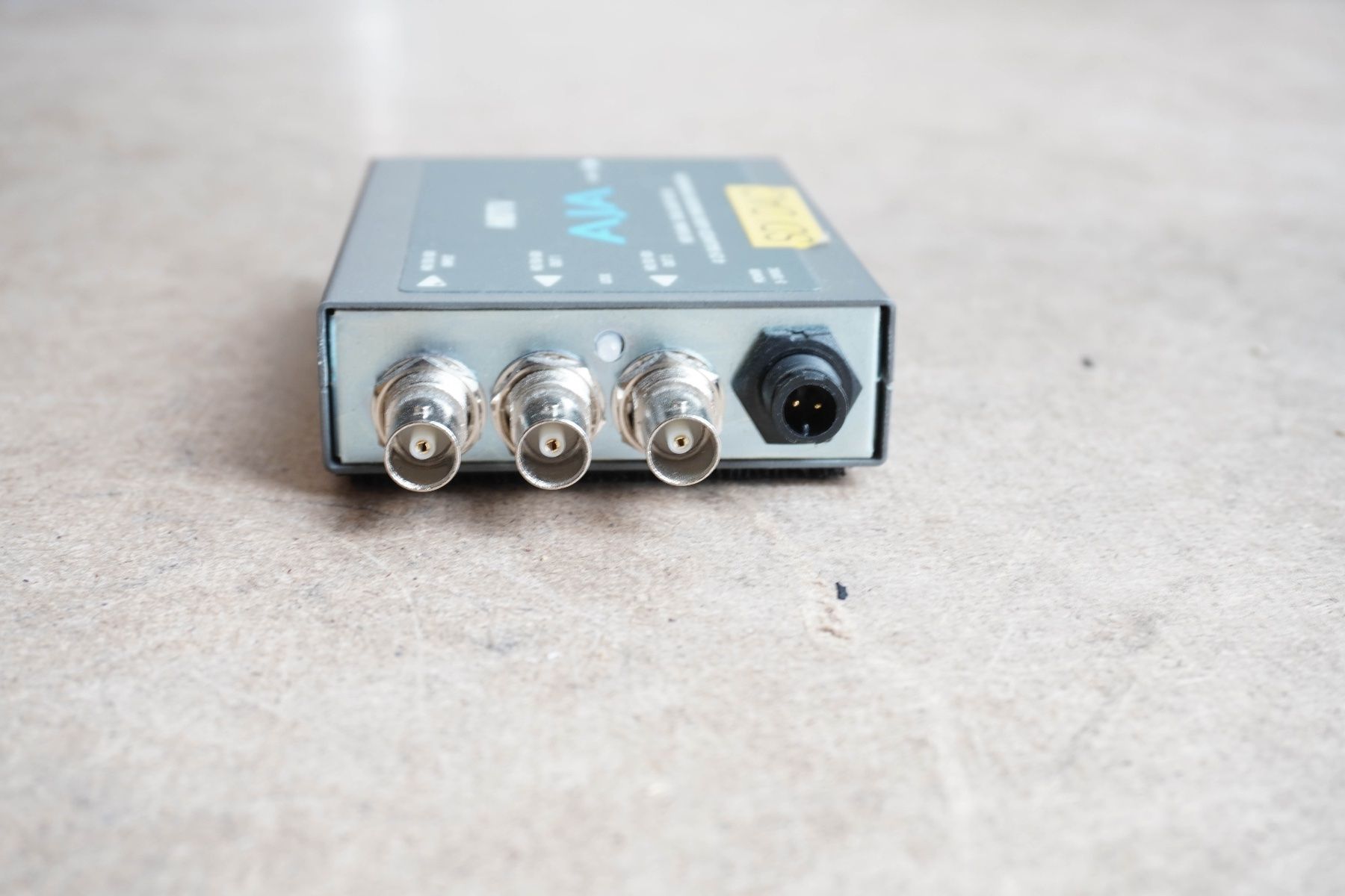 Convertitori: AJA HD10AMA HD/SD 4-Channel Analog Embedder/Disembedder – Usato da Zürich venduto da reMaterial 2