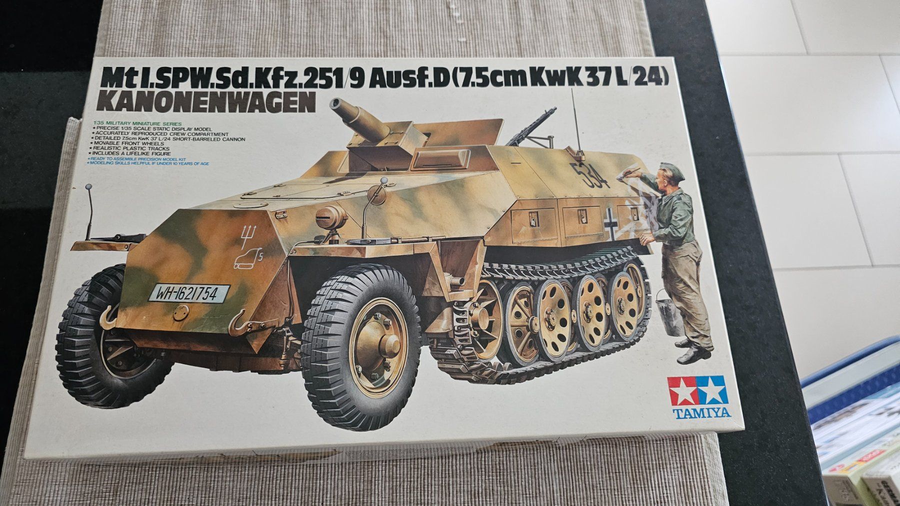 Tamiya Modellbausätze & Standmodelle: Tamiya Sd.Kfz. 251/9 Ausf. D (early version) 1:35 – Neu (gemäss Beschreibung) aus Wallbach von