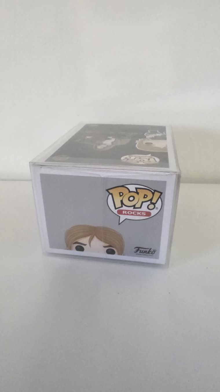 Funko Statuette: Funko Pop! Rocks Kurt Cobain 65 – Nuovo e nell'imballaggio originale da Gurzelen venduto da EliasB. 4