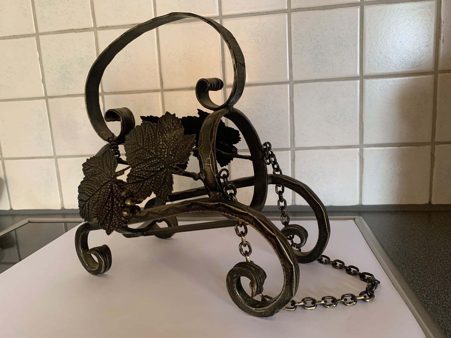 Supporti a parete: Weinflaschenhalter aus Metall – Usato da Volketswil venduto da dancingsoul74 1