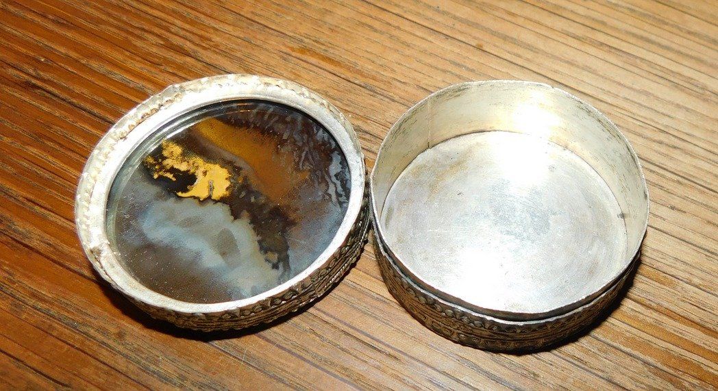 Uhrenboxen: Antikes Döschen, japanisch, Malerei auf Emaille – Gebraucht aus Villnachern von Niggo0 2