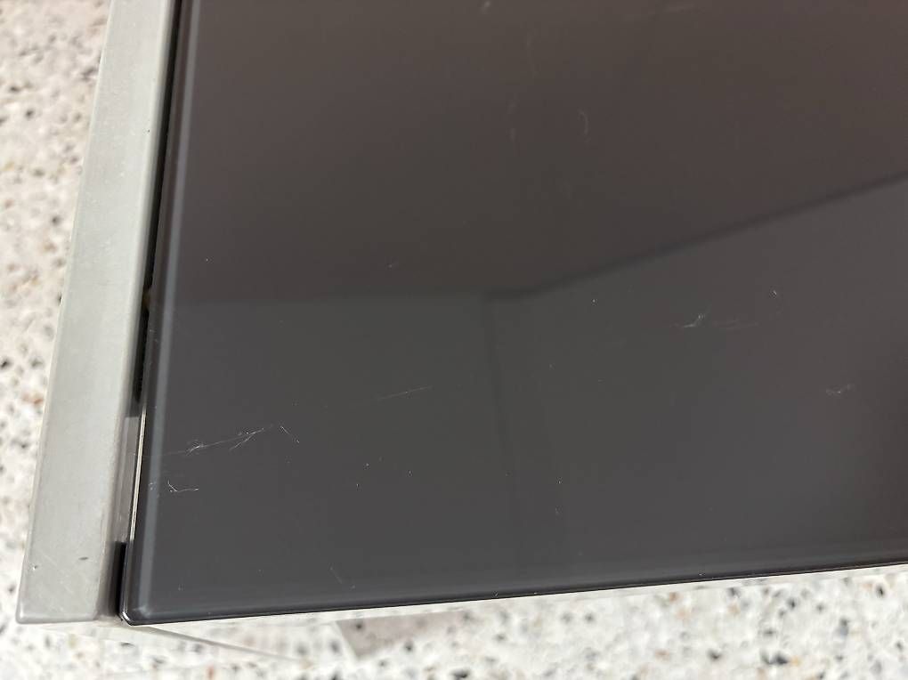 Tische: Tisch mit Schwarzglasplatte – Gebraucht aus Kriens von nor_5ph9 4