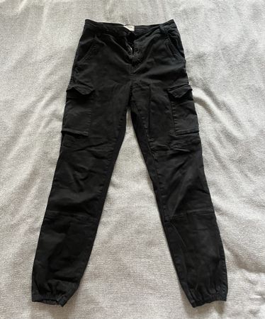 Schwarze Cargo Hose, Gr. 36