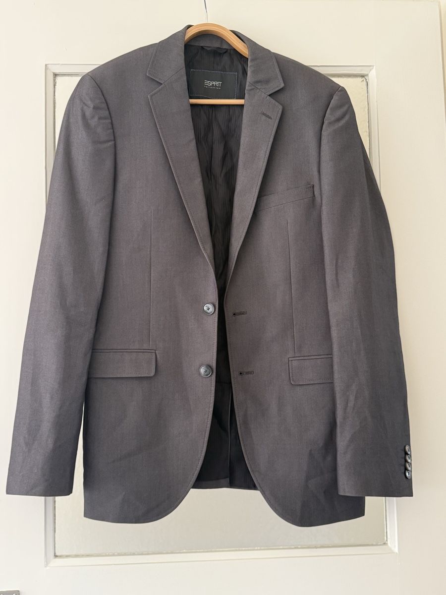 Esprit Giacche: Elegante Herrenweste oder Blazer, Grösse M, Farbe Grau – Nuovo (secondo la descrizione) da Basel venduto da zukk_