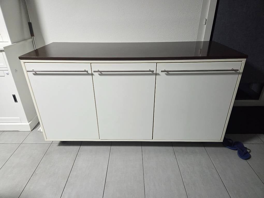 Commodes: Möbel auf Rollen – D'occasion à Malters par desii 2