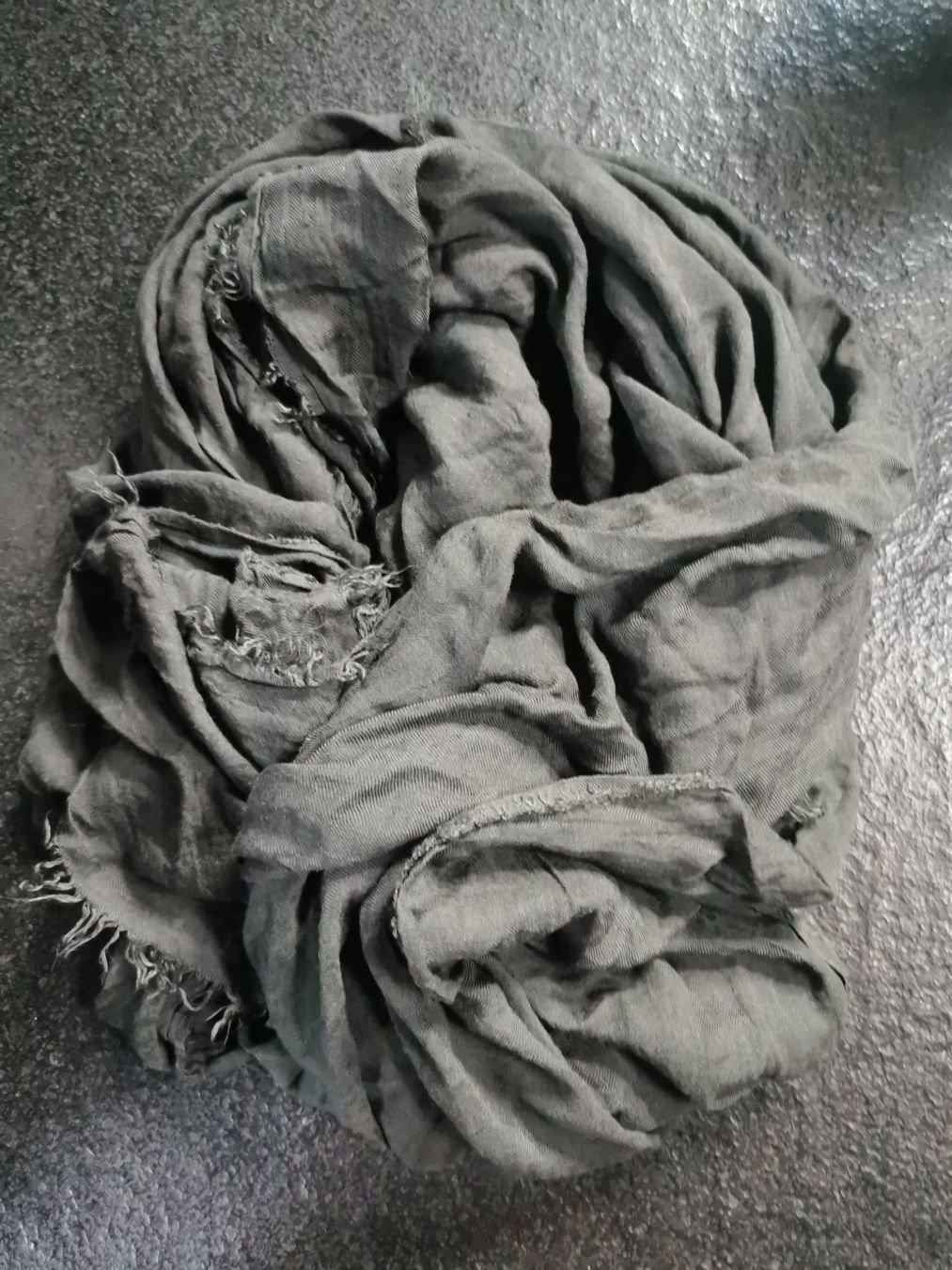 Faliero Sarti Foulard & Sciarpe: Faliero Sarti  Schal – Nuovo (secondo la descrizione) da Naters venduto da felizb60