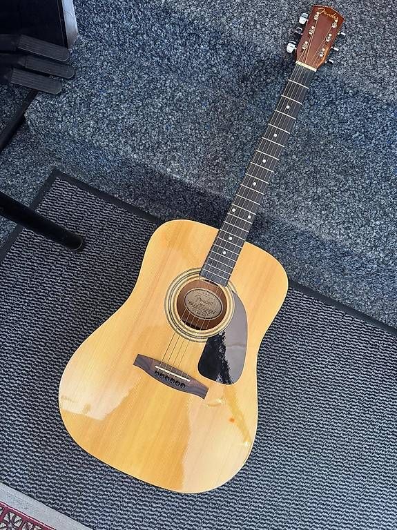 Instruments de musique: Fender DG4 Acoustic Dreadnought Almost Vintage! – D'occasion à Morges par GvnMusic 5