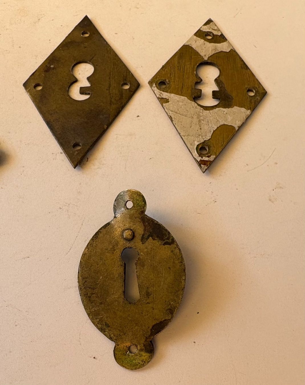 Ferramenta: VINTAGE LOT SCHLÜSSELROSETTEN – Usato da Ostermundigen venduto da wini63 4