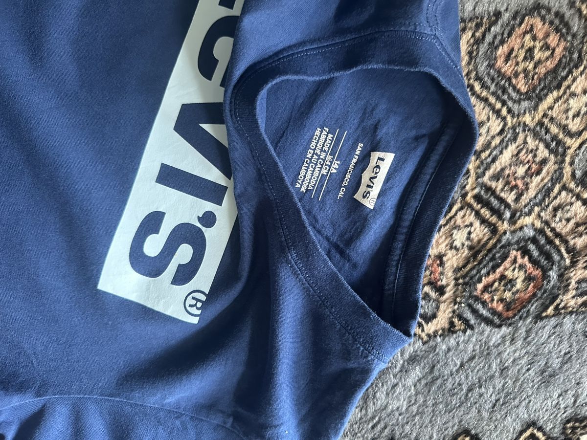 Camicie, T-shirt & Polo: Levi‘s T.Shirt gr 140 – Usato da Uster venduto da bek_v2ct 2