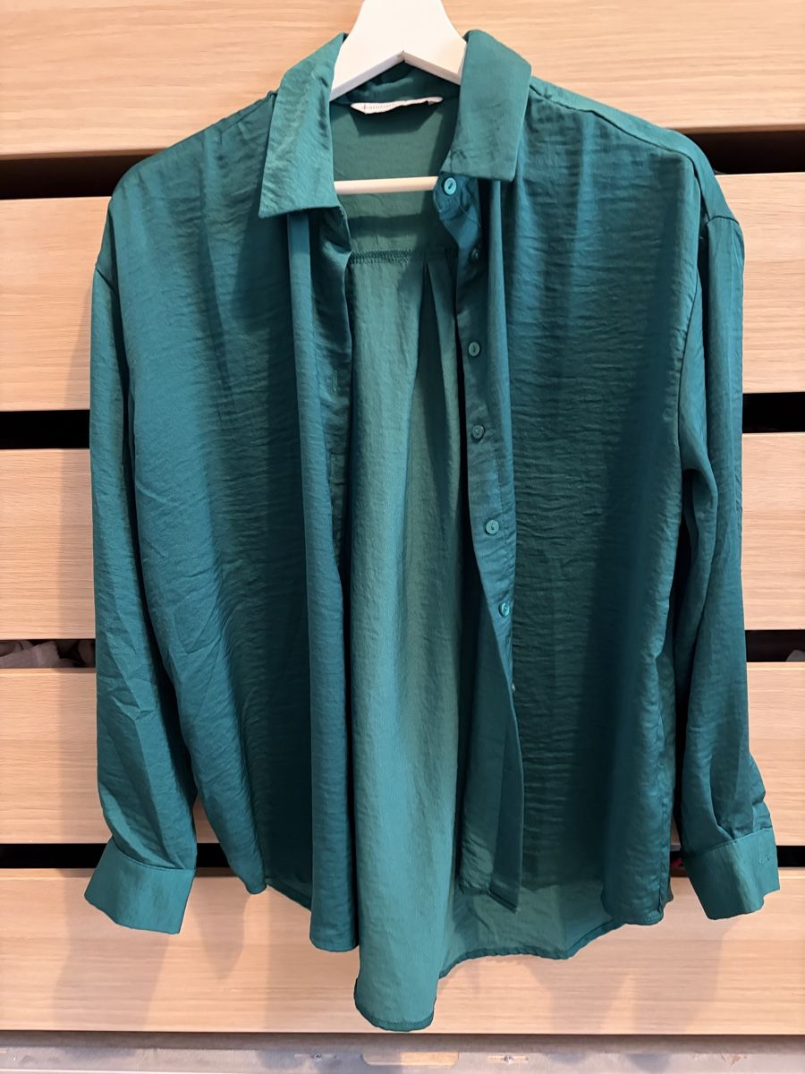 Stradivarius Camicette: Smaragdgrüne Bluse von Stradivarius, Grösse XS – Nuovo (secondo la descrizione) da Kriens venduto da Livv7