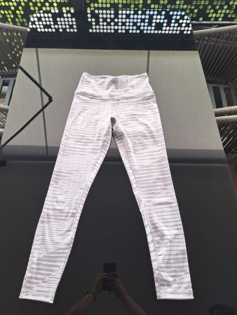 Sportleggings Reebook Gr. M grau gemustert