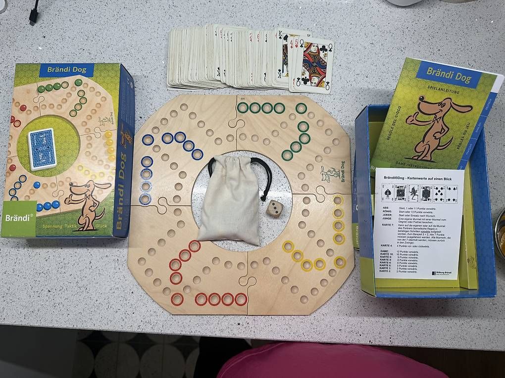 Brändi Spiele: Brändi dog – Gebraucht aus Zürich von Sashkica