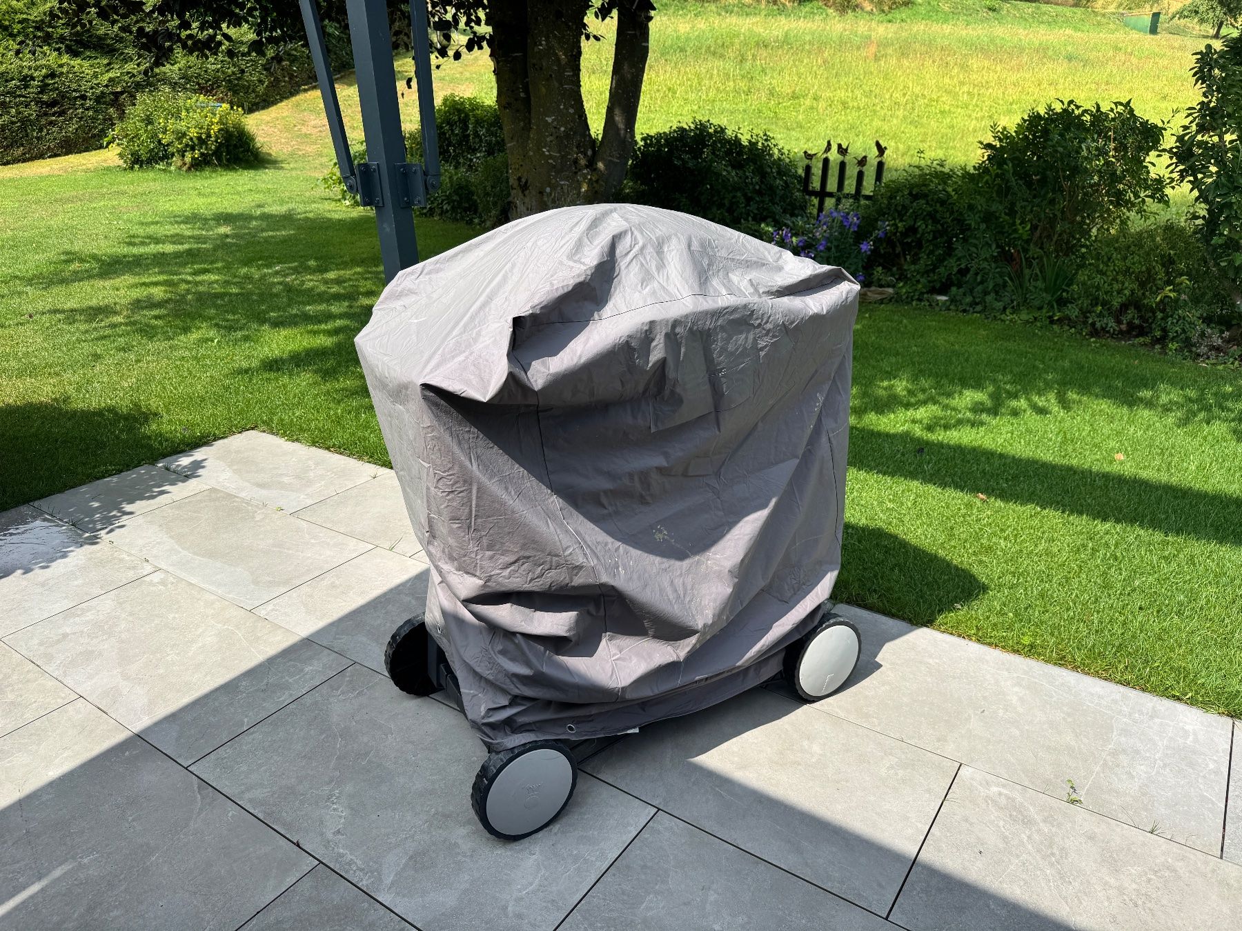 Autres: Grill Abdeckhaube – D'occasion à Humlikon par GX30