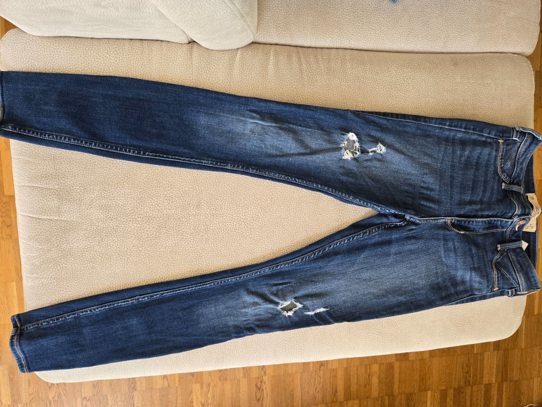 Hollister Jeans: Hollister Jeans – Usato da Zürich venduto da lis_t5vw