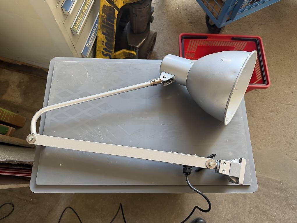 Lampade: robuste Industrieleuchte bzw. Gelenkleuchte – Usato da Necker venduto da liq24 1