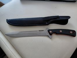Solognac Messer 5Cr15 Stahl mit Scheide Top!